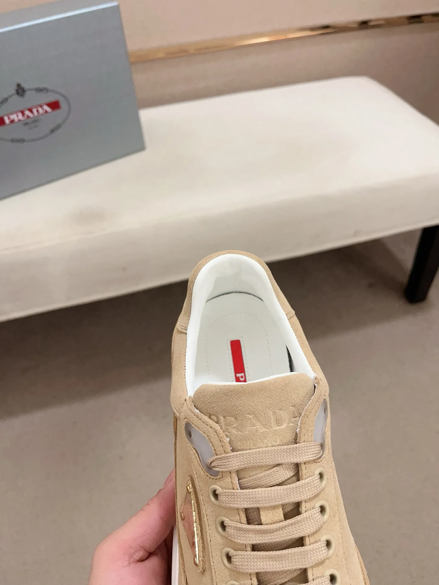 Men's shoes 💰 580💰 ✔️✔️✔️High-quality new PRADA counters are launched simultaneously. The new men's shoes and 😘 fabrics are made of selected first-layer cowhide with superb craftsmanship. Lining: Full cowhide lining. 👍🏿 High-end ☄️ air-cushion molded anti-slip rubber outsole, exquisite lines, simple and elegant, comfortable and high-end for leisure travel. Code number: 38 to 45 (can be customized to 46 to 47, non-refundable)